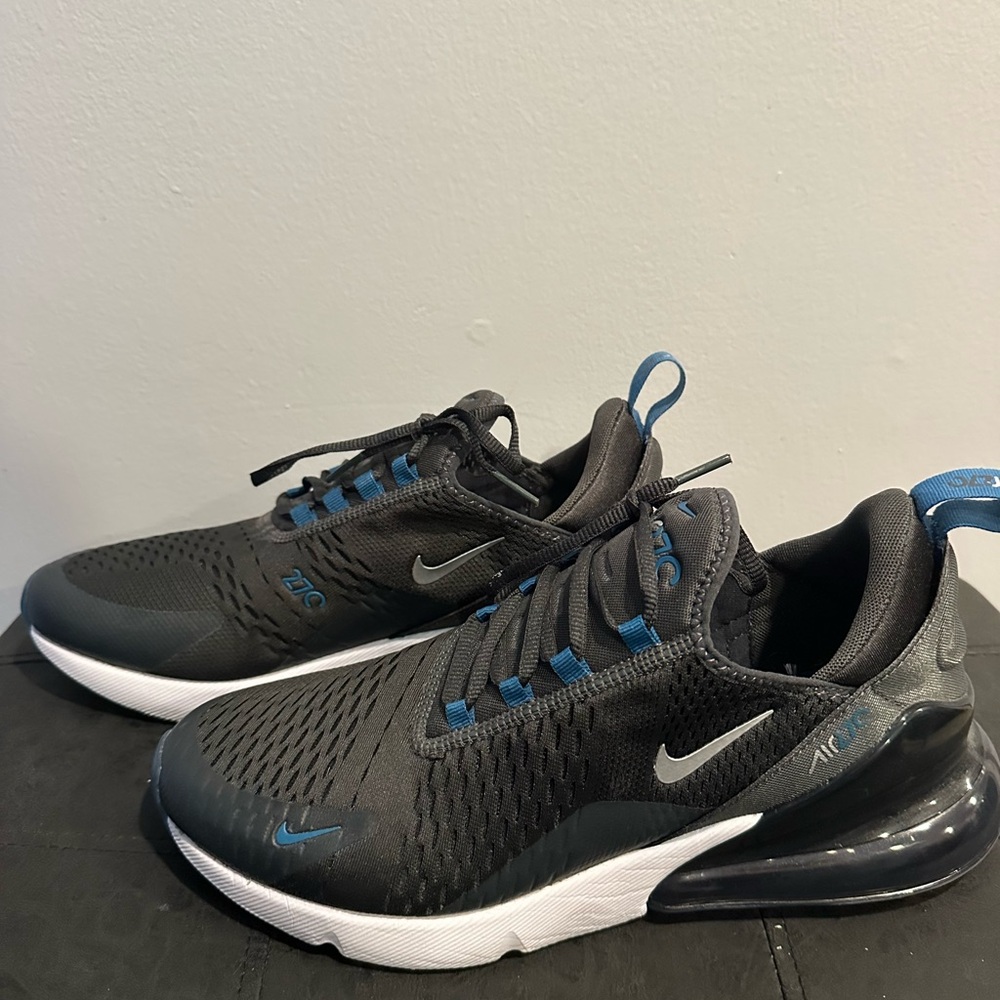 Nike Air 270 Charcoal Gray with Blue Highlights - Picture 6 of 10